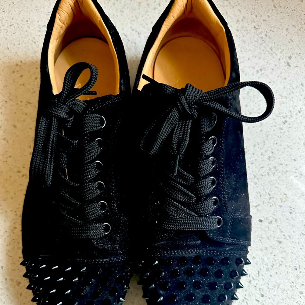 Worn 1 time. Excellent Condition